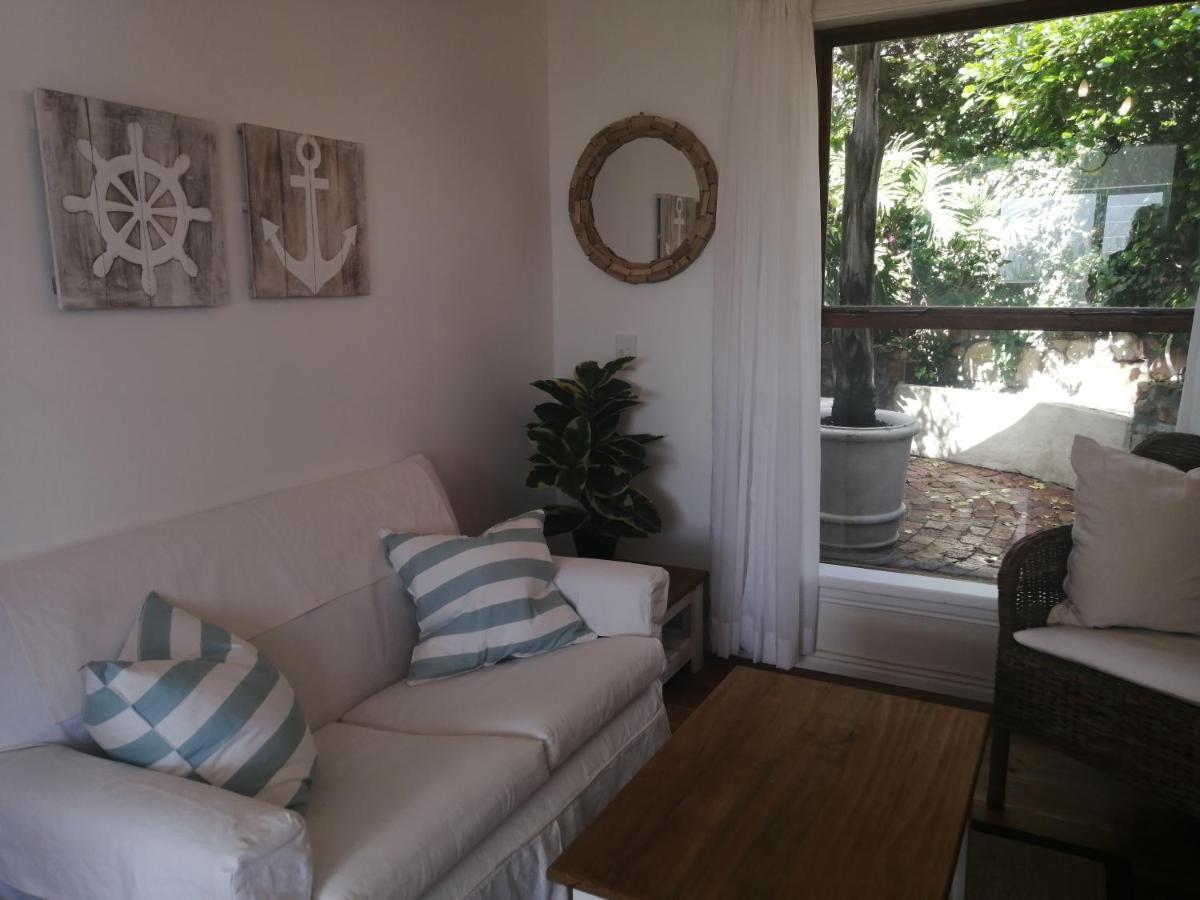 African Violet Guest Suites Noordhoek Exterior foto